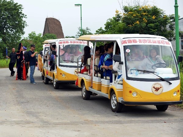 Hà Nội Thêm tuyến buýt điện E09 đi công viên nước Hồ Tây